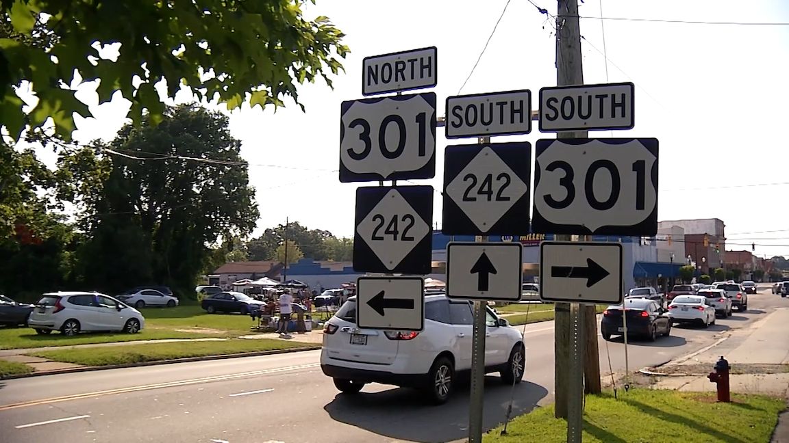 301 Endless Yard Sale brings bargain hunters to N.C.